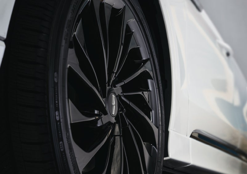 The wheel of the available Jet Appearance package is shown | Sheehy Lincoln of Gaithersburg in Gaithersburg MD