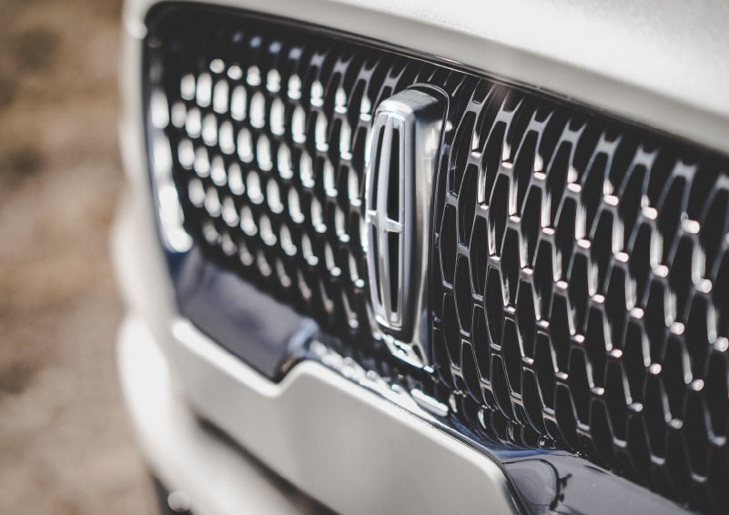 The grille of the 2024 Lincoln Aviator® Reserve model with an eye-catching repeated field of Lincoln Star logo shapes | Sheehy Lincoln of Gaithersburg in Gaithersburg MD