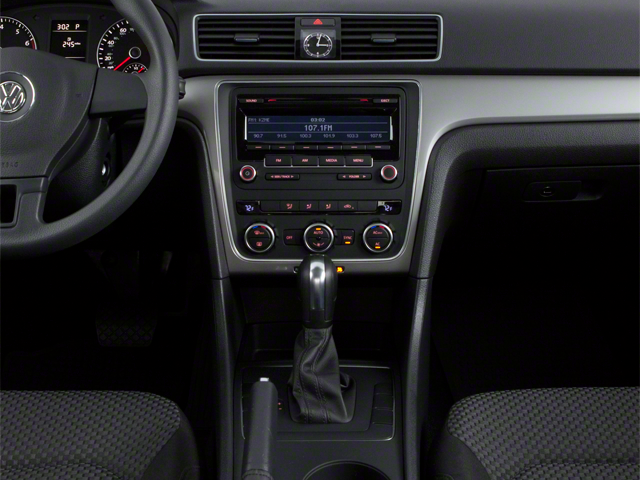 2013 Volkswagen Passat V6 SE w/Sunroof