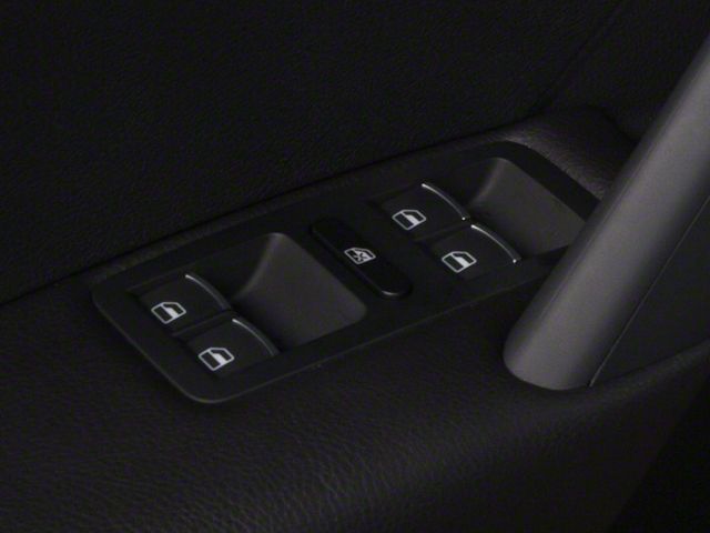 2013 Volkswagen Passat V6 SE w/Sunroof