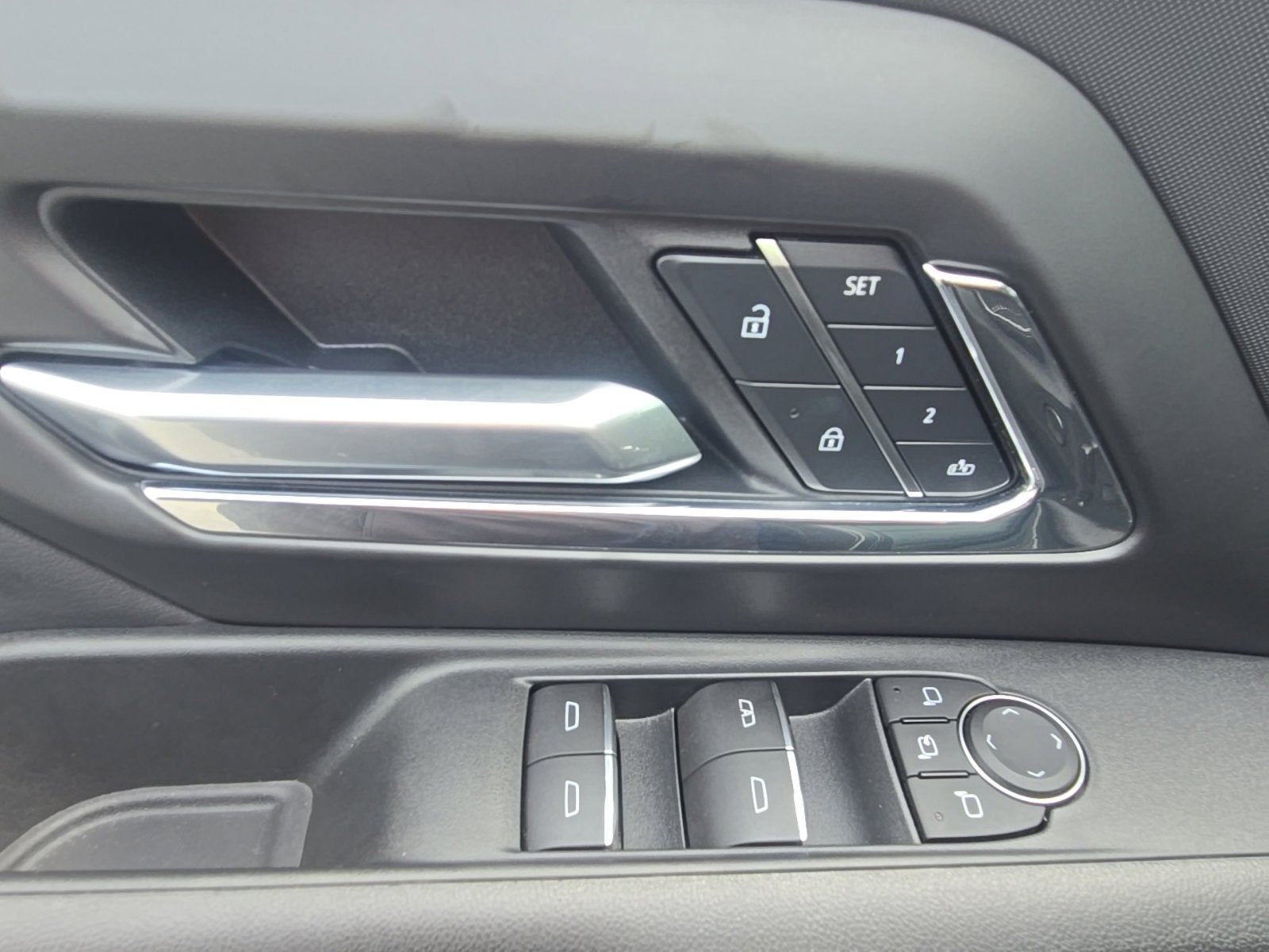 2025 Chevrolet Silverado EV LT