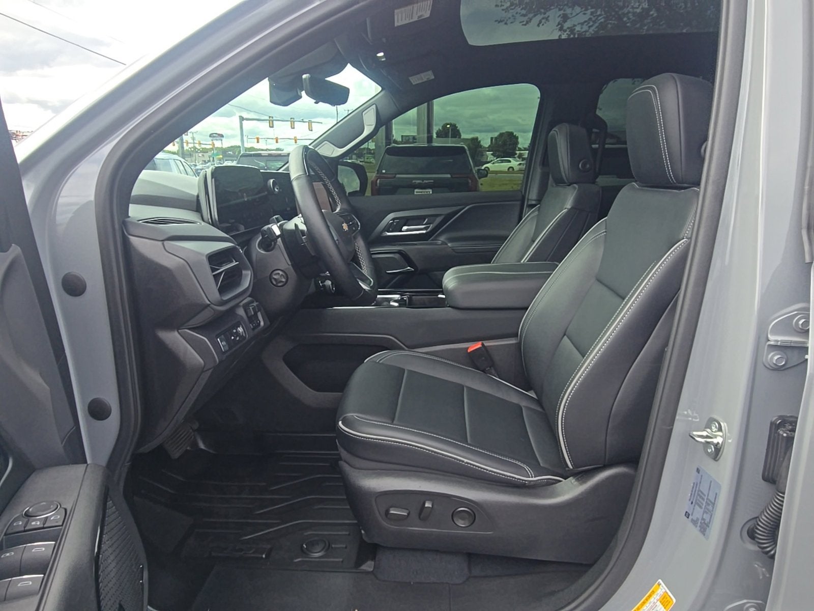 2025 Chevrolet Silverado EV LT