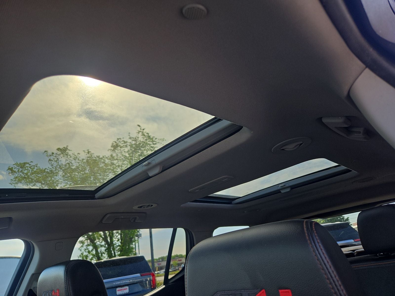 2022 GMC Acadia AT4
