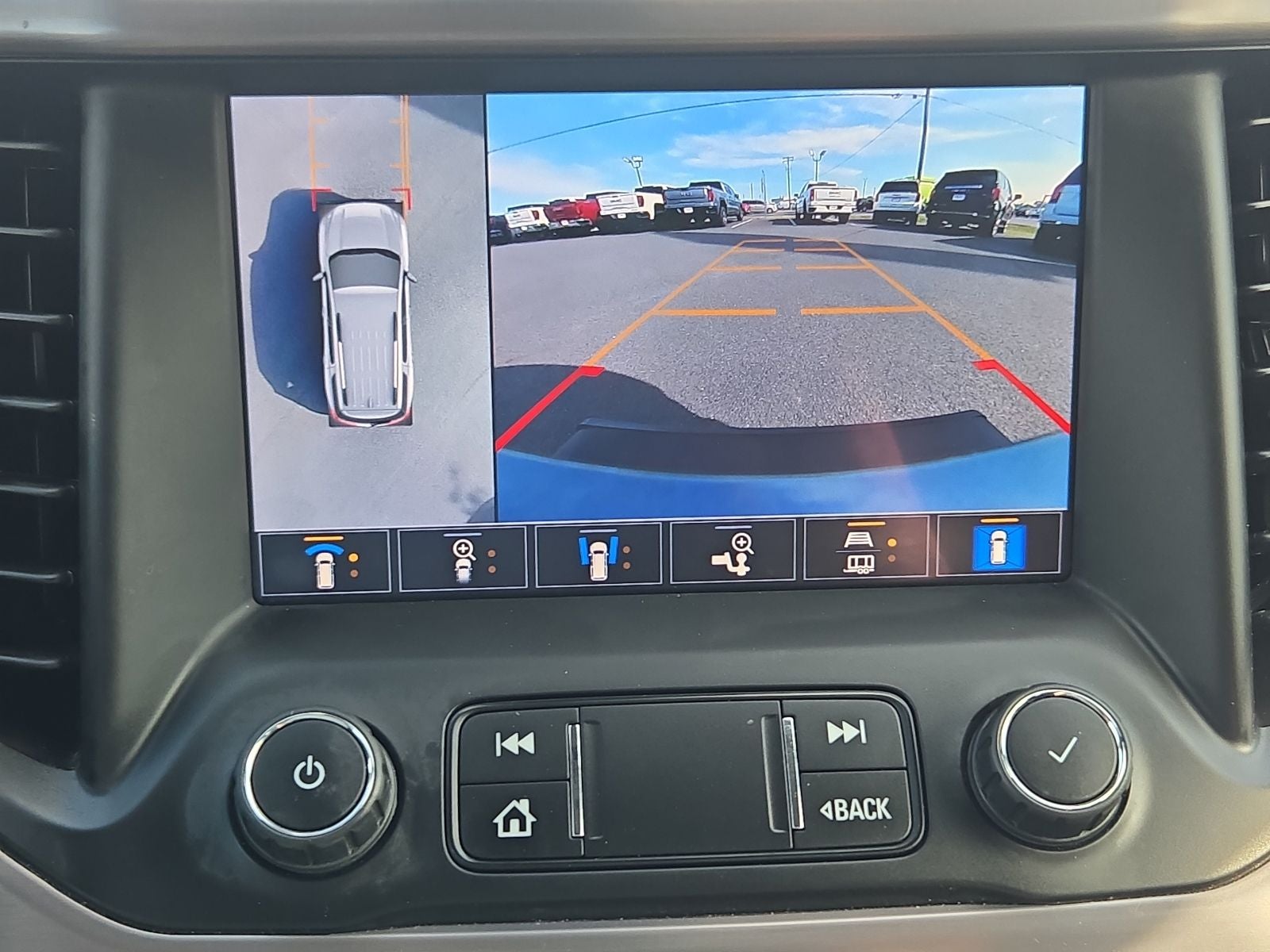 2022 GMC Acadia AT4