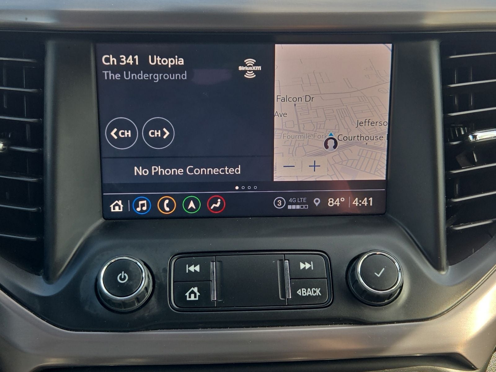 2022 GMC Acadia AT4