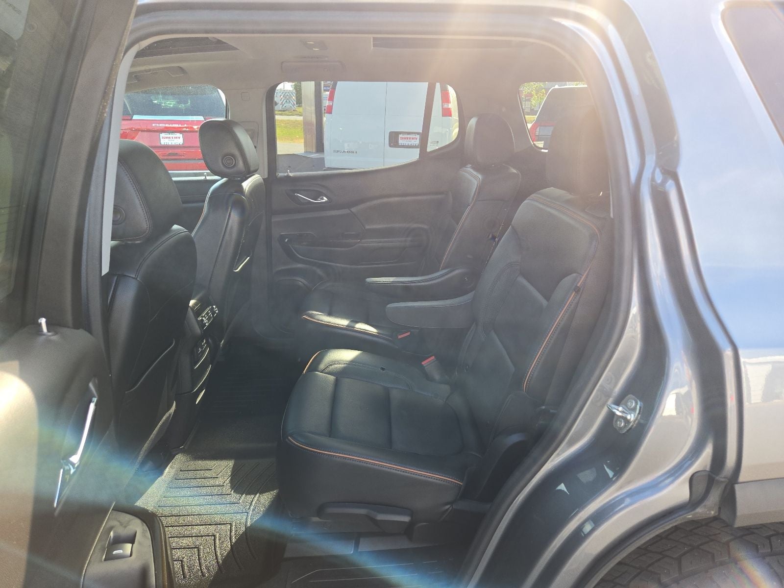 2022 GMC Acadia AT4