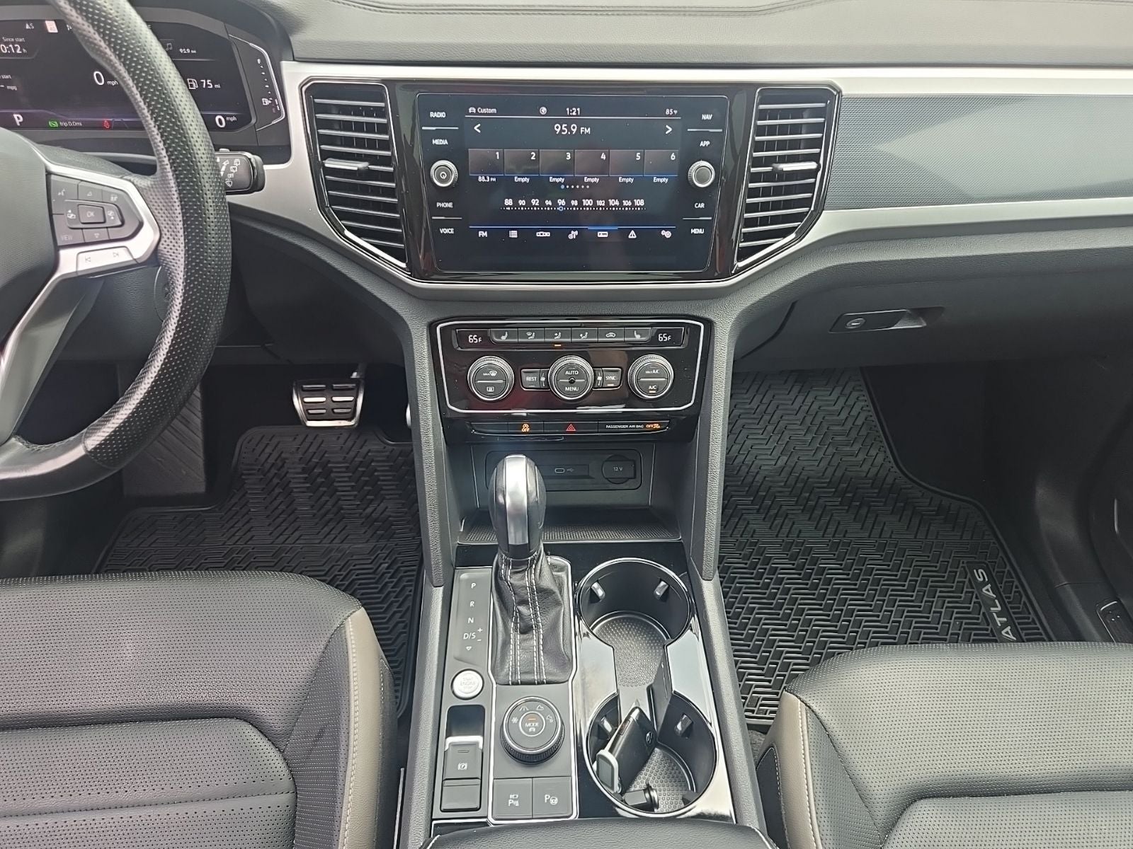 2023 Volkswagen Atlas 3.6L V6 SEL Premium R-Line
