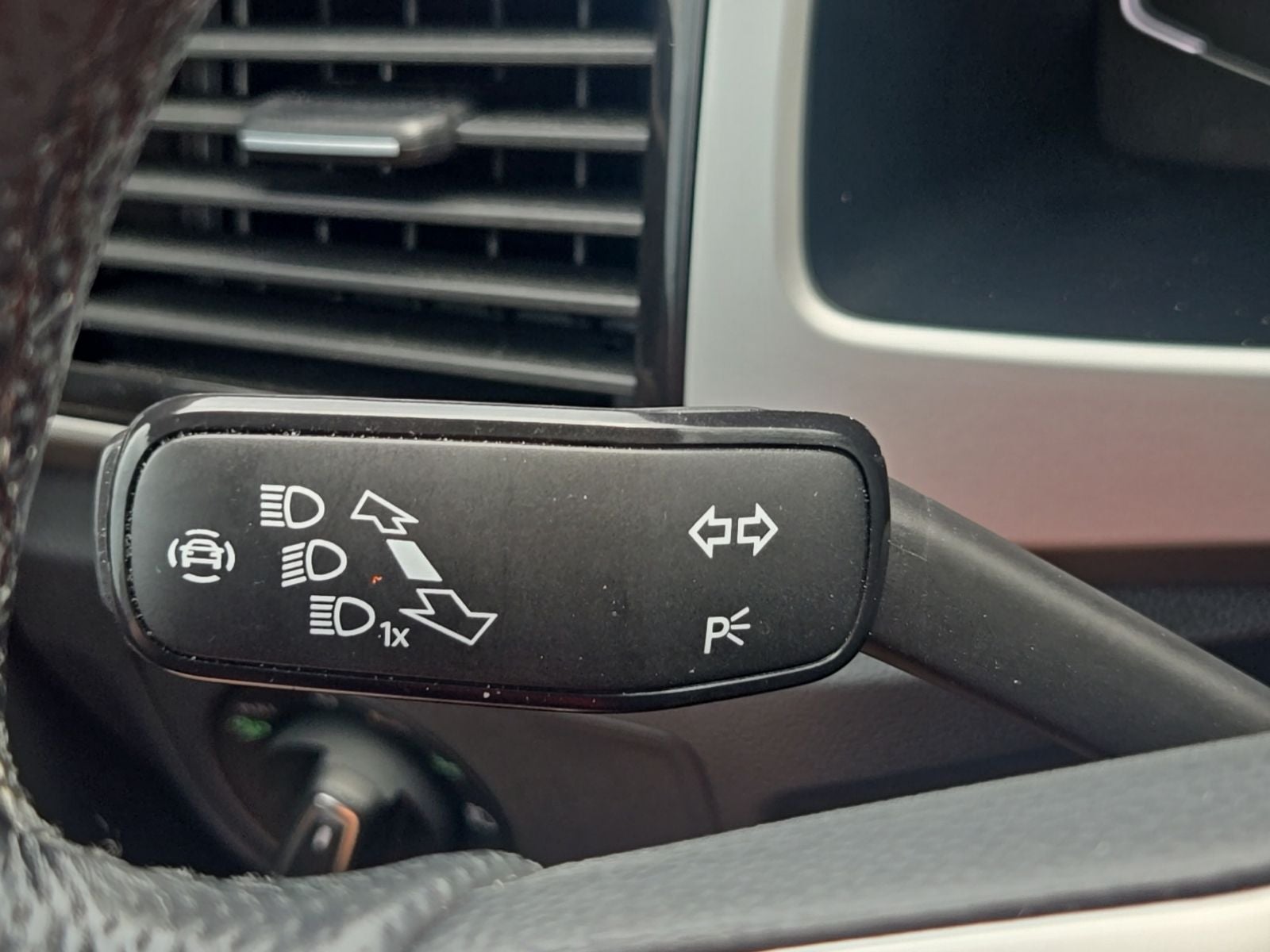 2023 Volkswagen Atlas 3.6L V6 SEL Premium R-Line