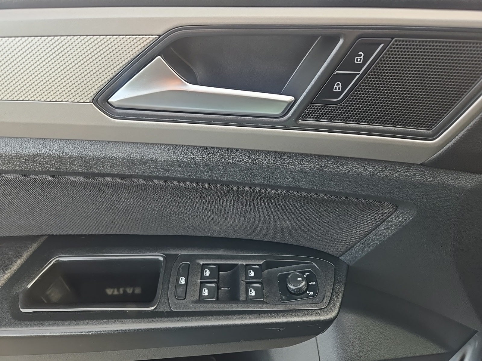 2020 Volkswagen Atlas Cross Sport 2.0T S 4Motion