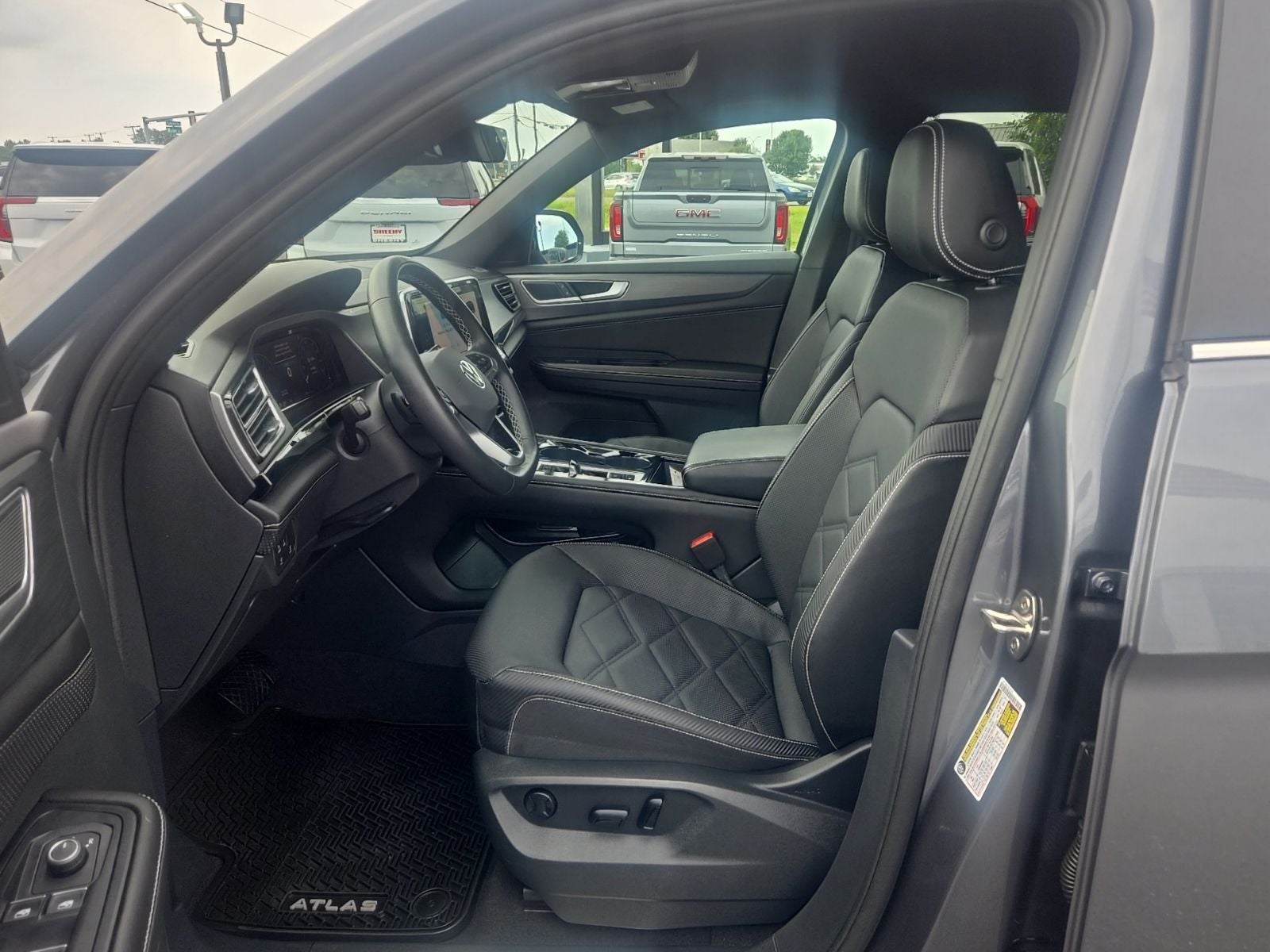 2024 Volkswagen Atlas Cross Sport 2.0T SE w/Technology