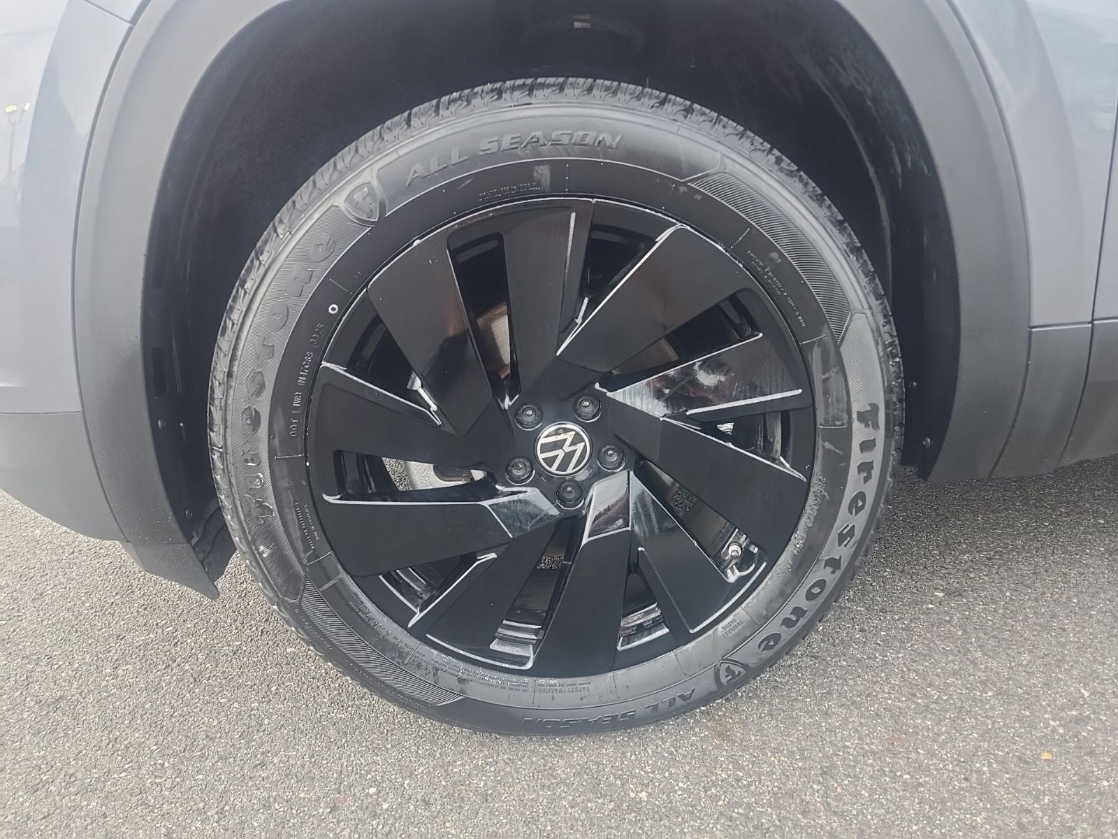 2024 Volkswagen Atlas Cross Sport 2.0T SE w/Technology