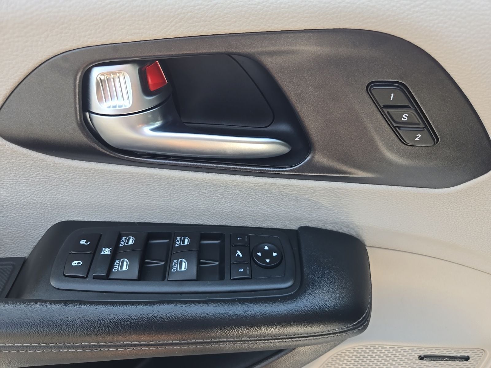 2020 Chrysler Pacifica Hybrid Limited