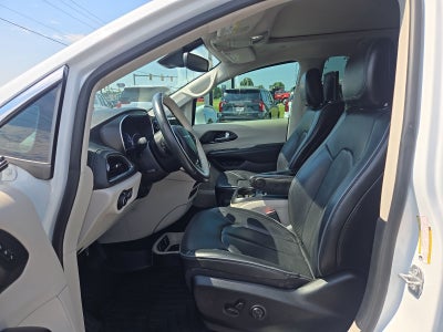 2020 Chrysler Pacifica Hybrid Limited