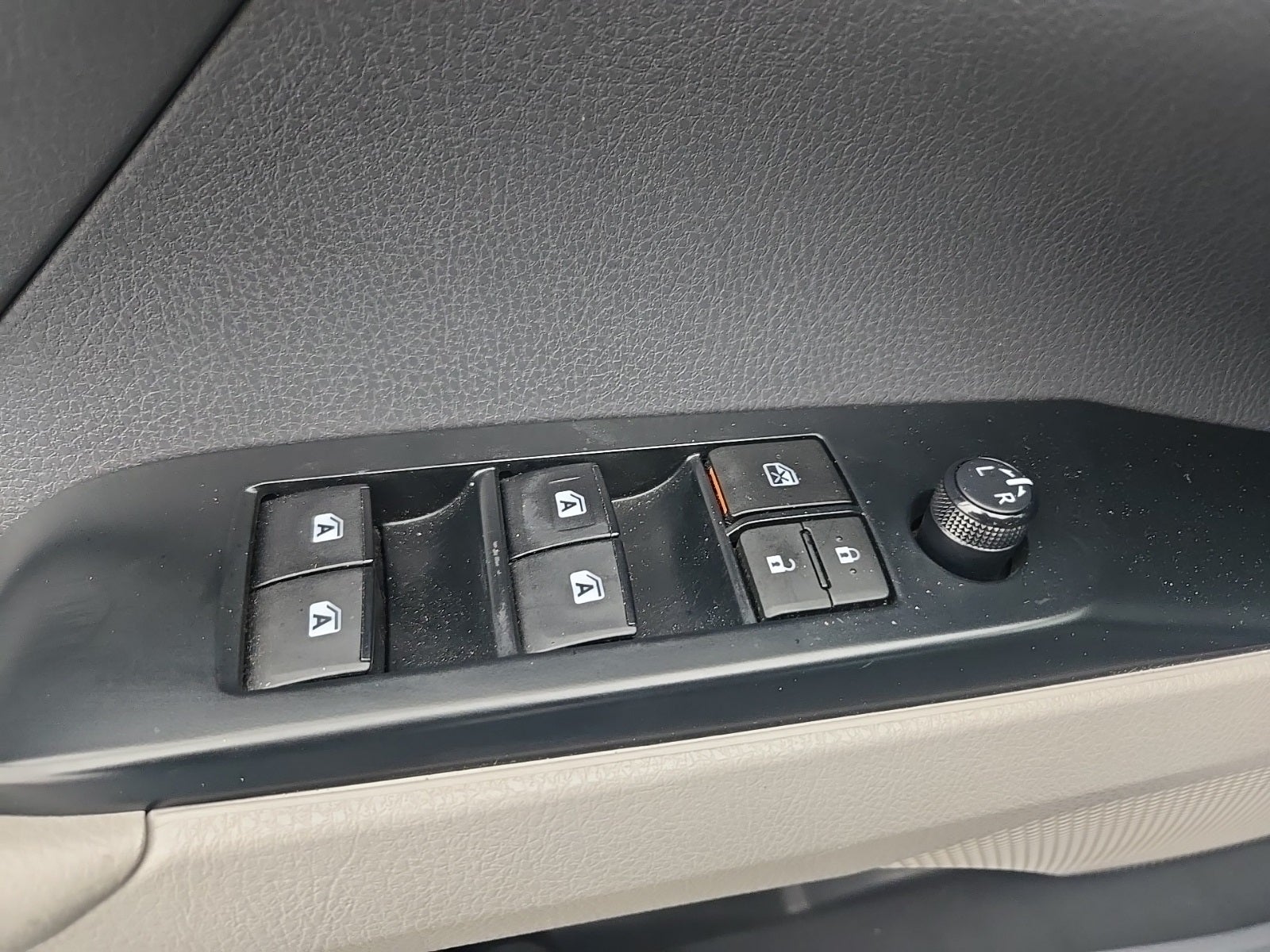 2019 Toyota Camry Hybrid LE