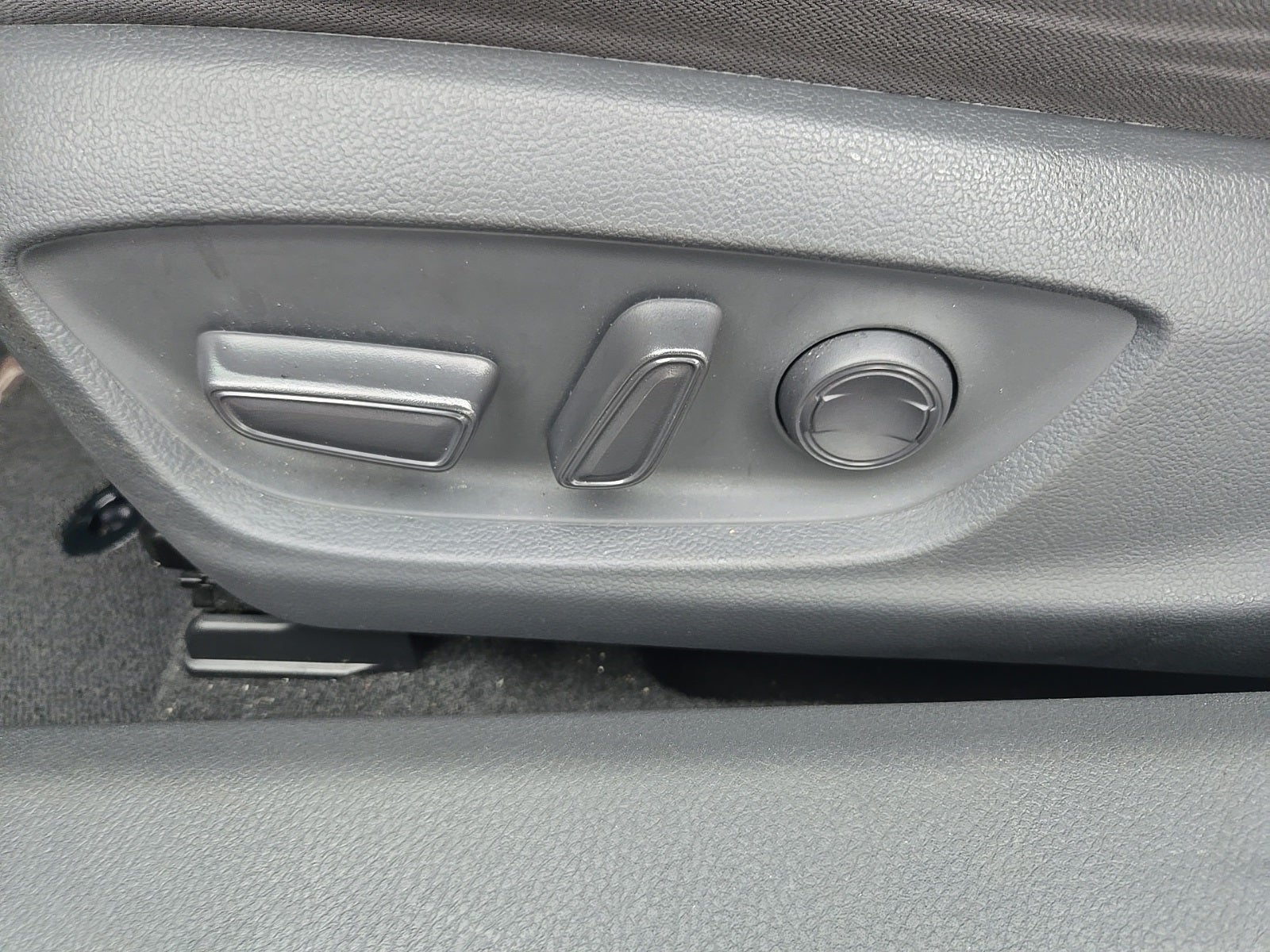 2019 Toyota Camry Hybrid LE