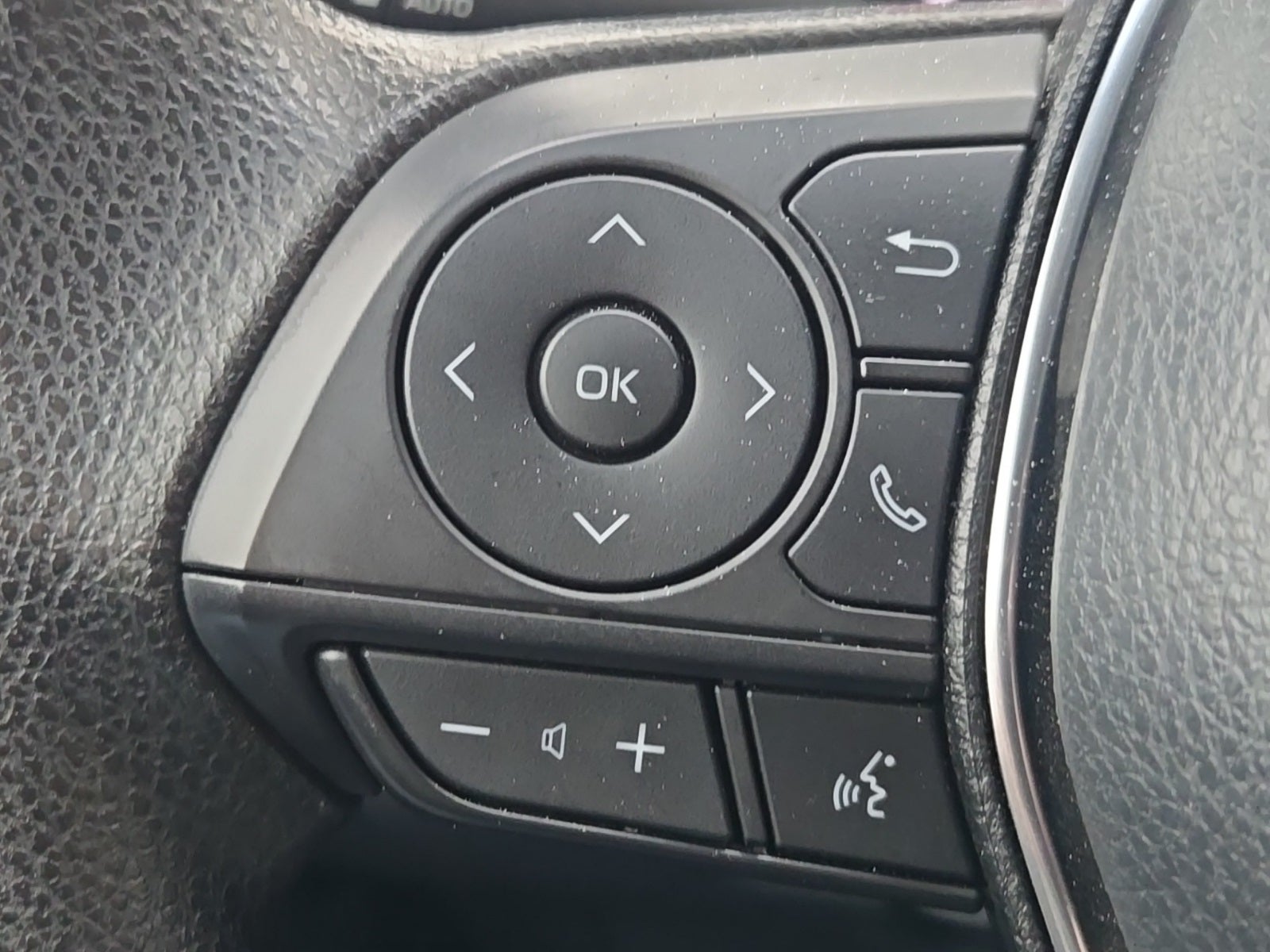 2019 Toyota Camry Hybrid LE