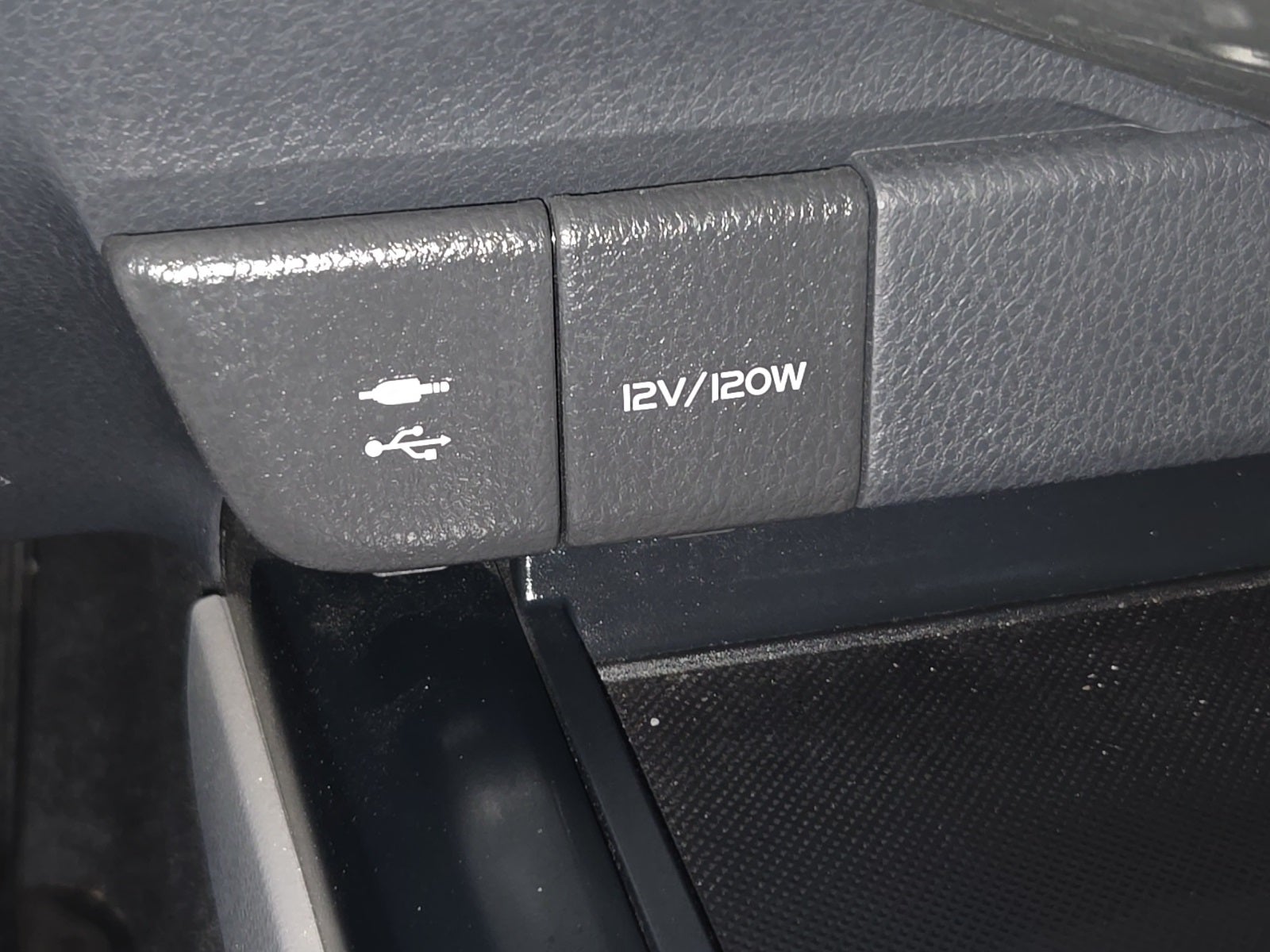 2019 Toyota Camry Hybrid LE