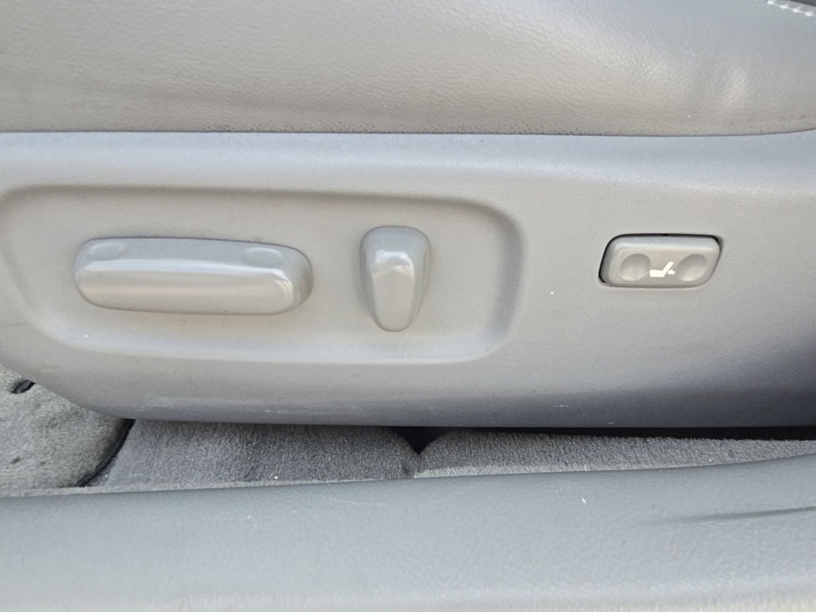 2008 Toyota Avalon XLS