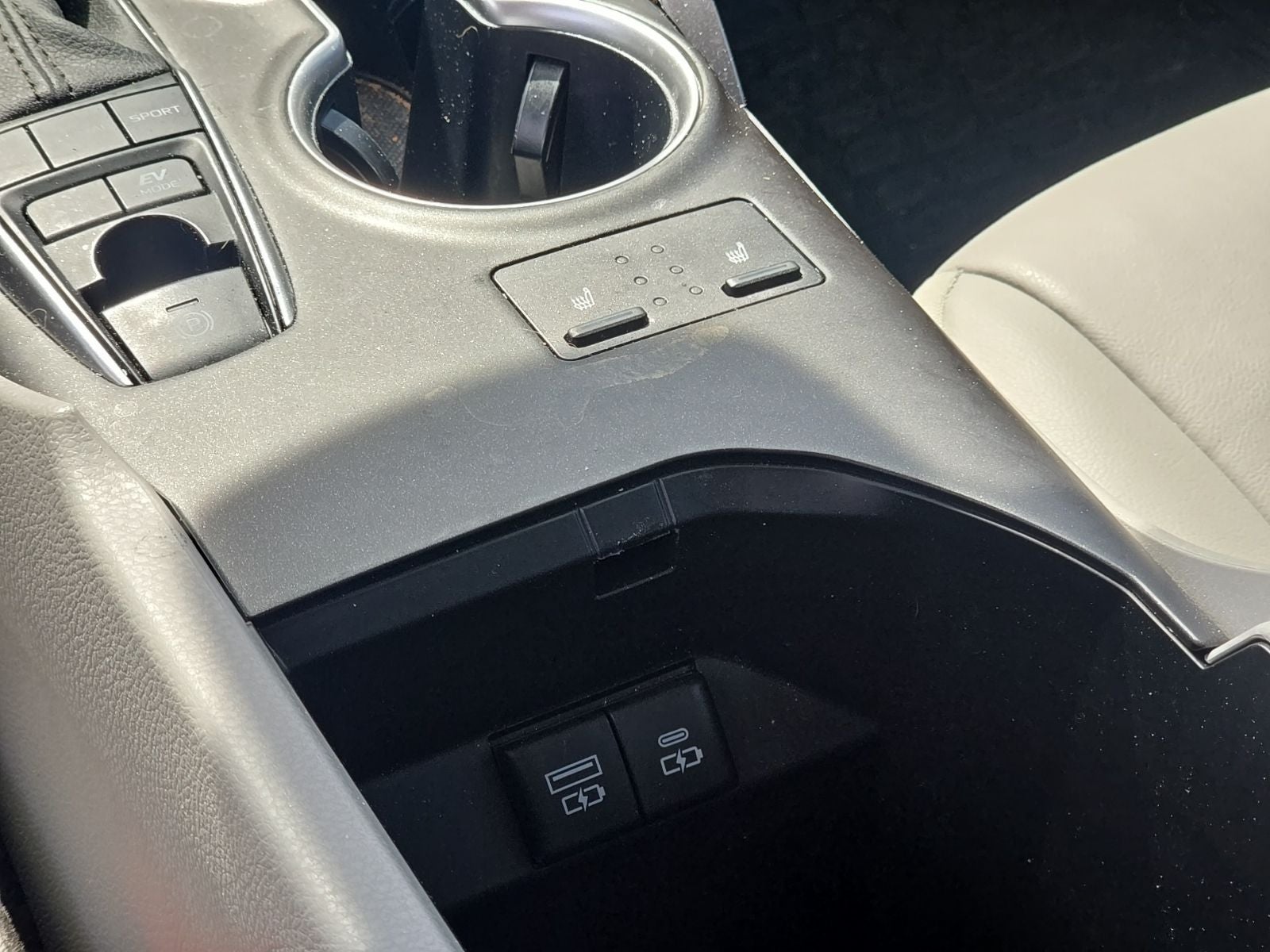 2024 Toyota Camry Hybrid XLE