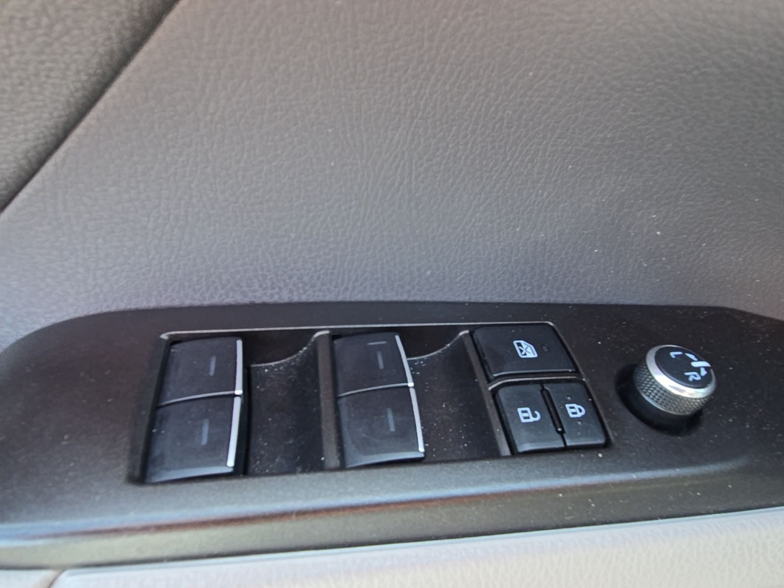 2024 Toyota Camry Hybrid XLE