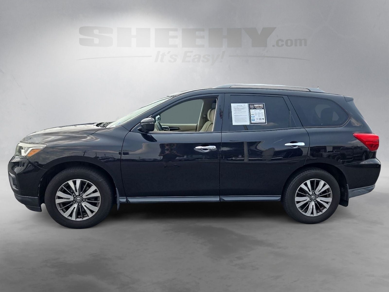 2017 Nissan Pathfinder SV