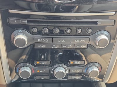 2017 Nissan Pathfinder SV