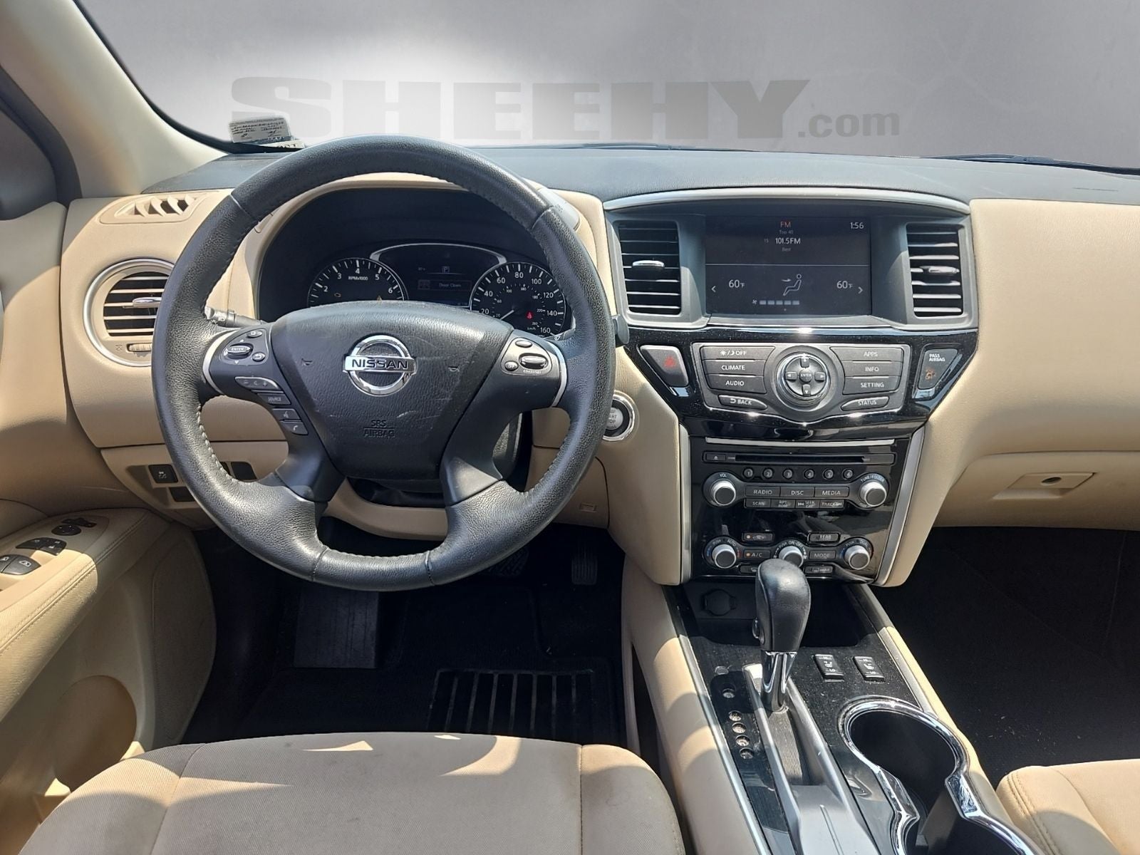 2017 Nissan Pathfinder SV