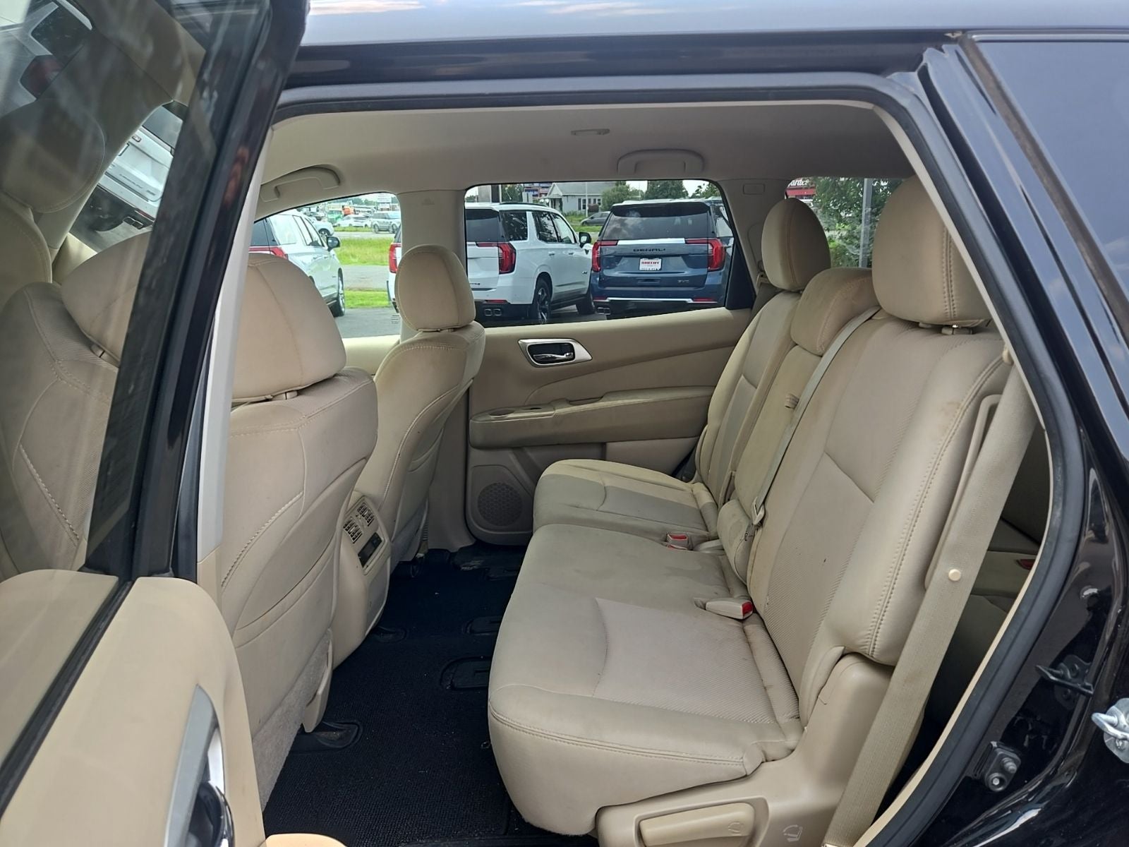 2017 Nissan Pathfinder SV