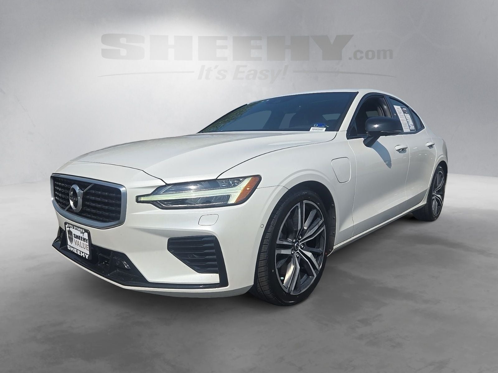 2019 Volvo S60 Hybrid T8 R-Design