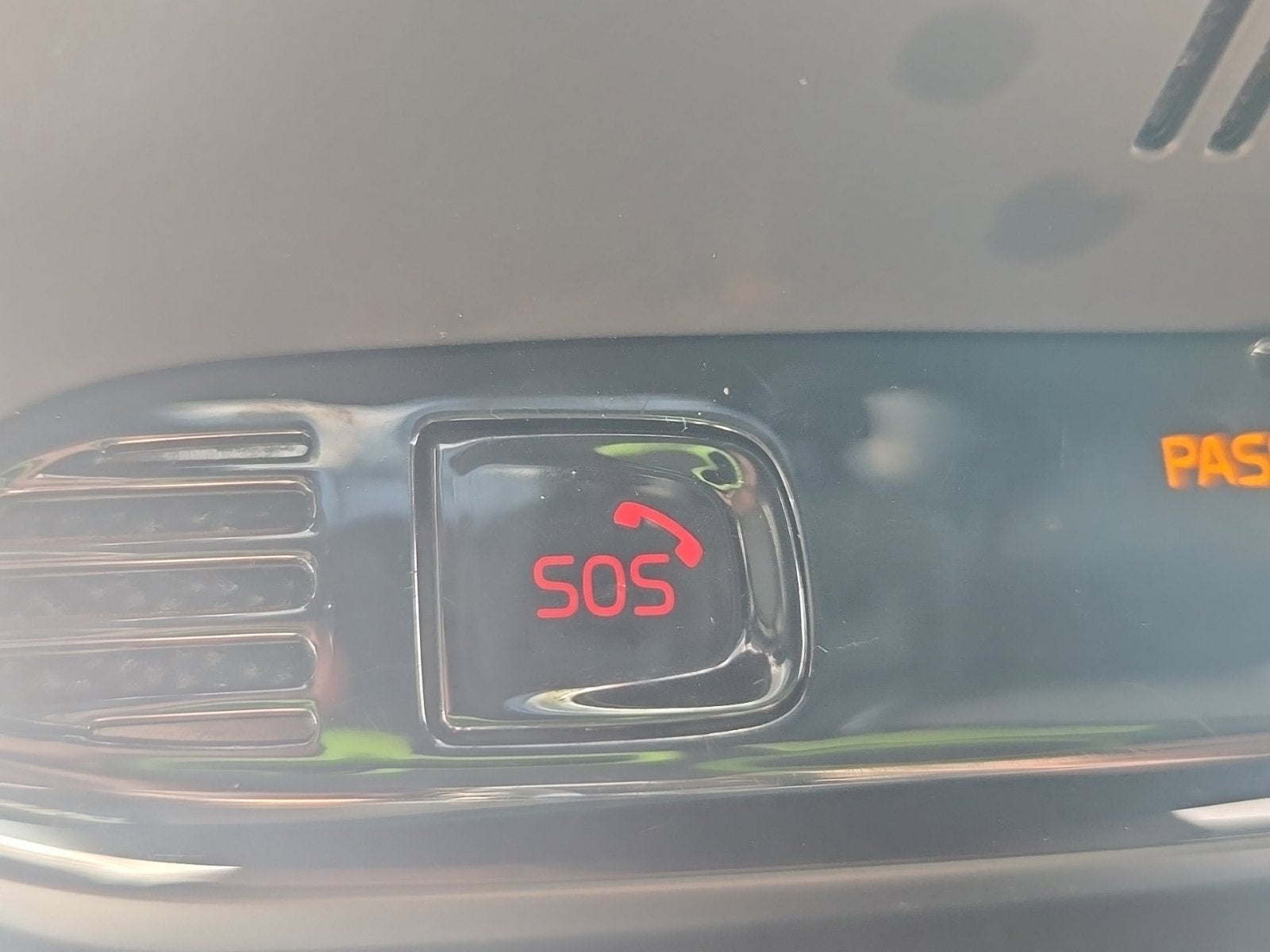 2019 Volvo S60 Hybrid T8 R-Design