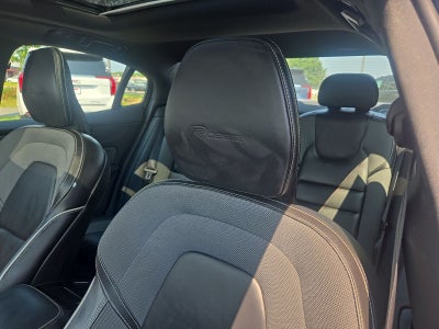 2019 Volvo S60 Hybrid T8 R-Design