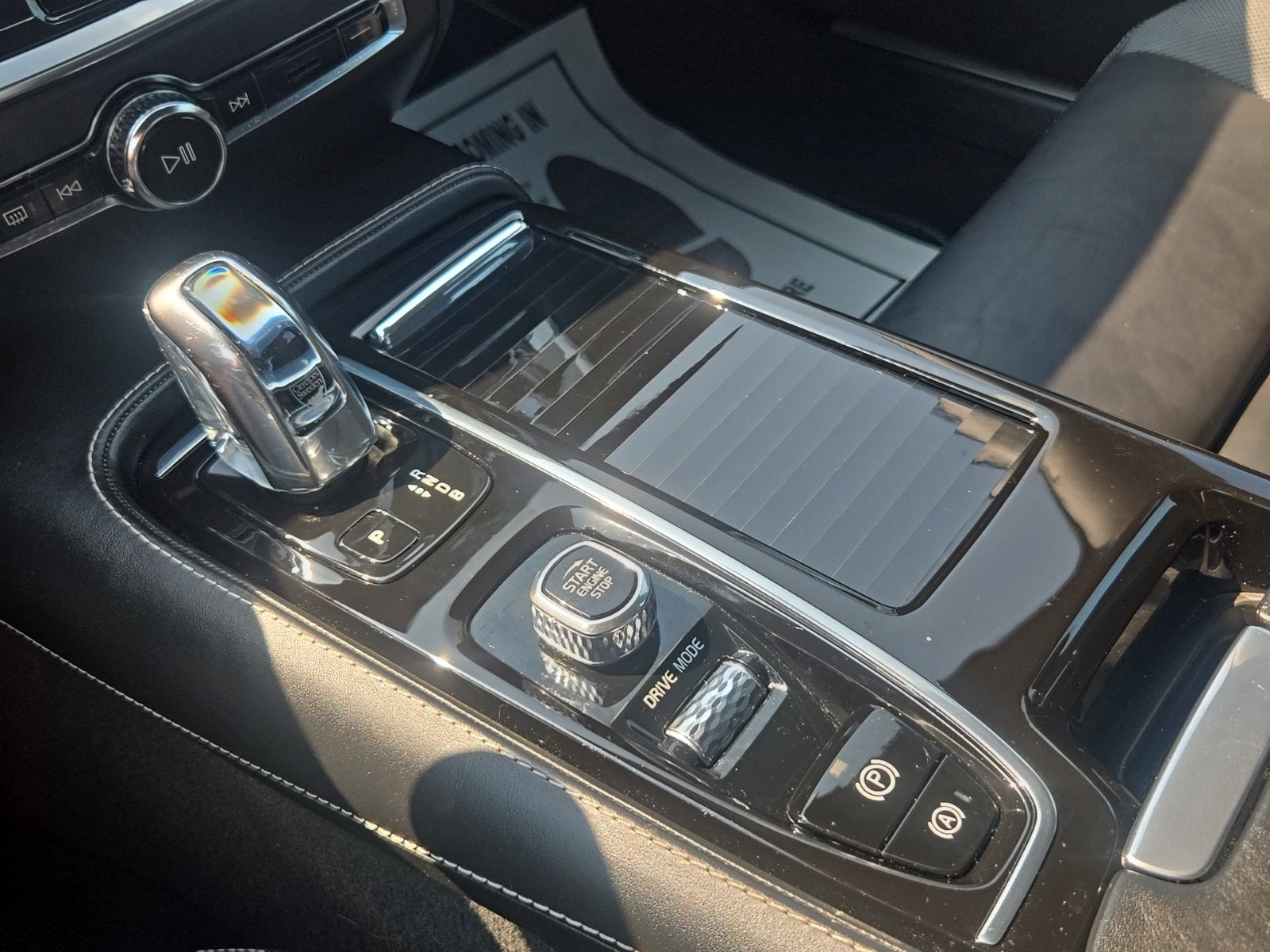 2019 Volvo S60 Hybrid T8 R-Design