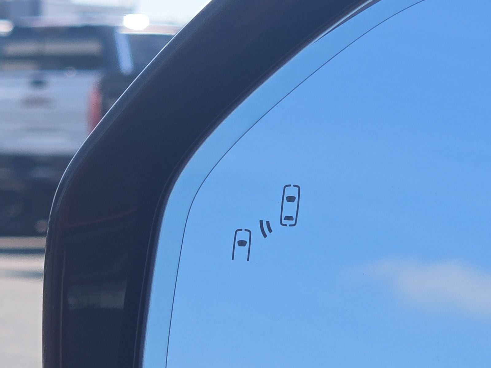 2023 Rivian R1S Adventure Quad Motor Large Pack