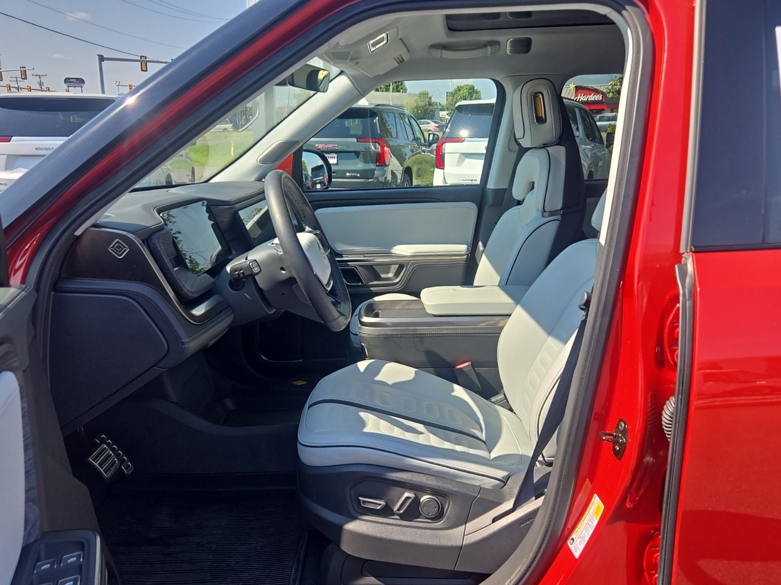2023 Rivian R1S Adventure Quad Motor Large Pack