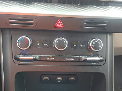 2023 Kia Carnival LX Seat Package