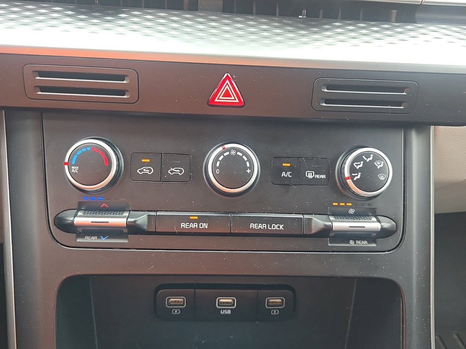 2023 Kia Carnival LX Seat Package