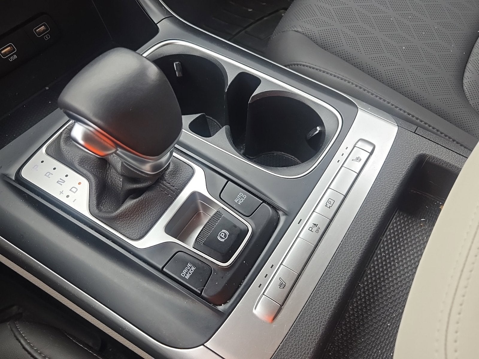 2023 Kia Carnival LX Seat Package