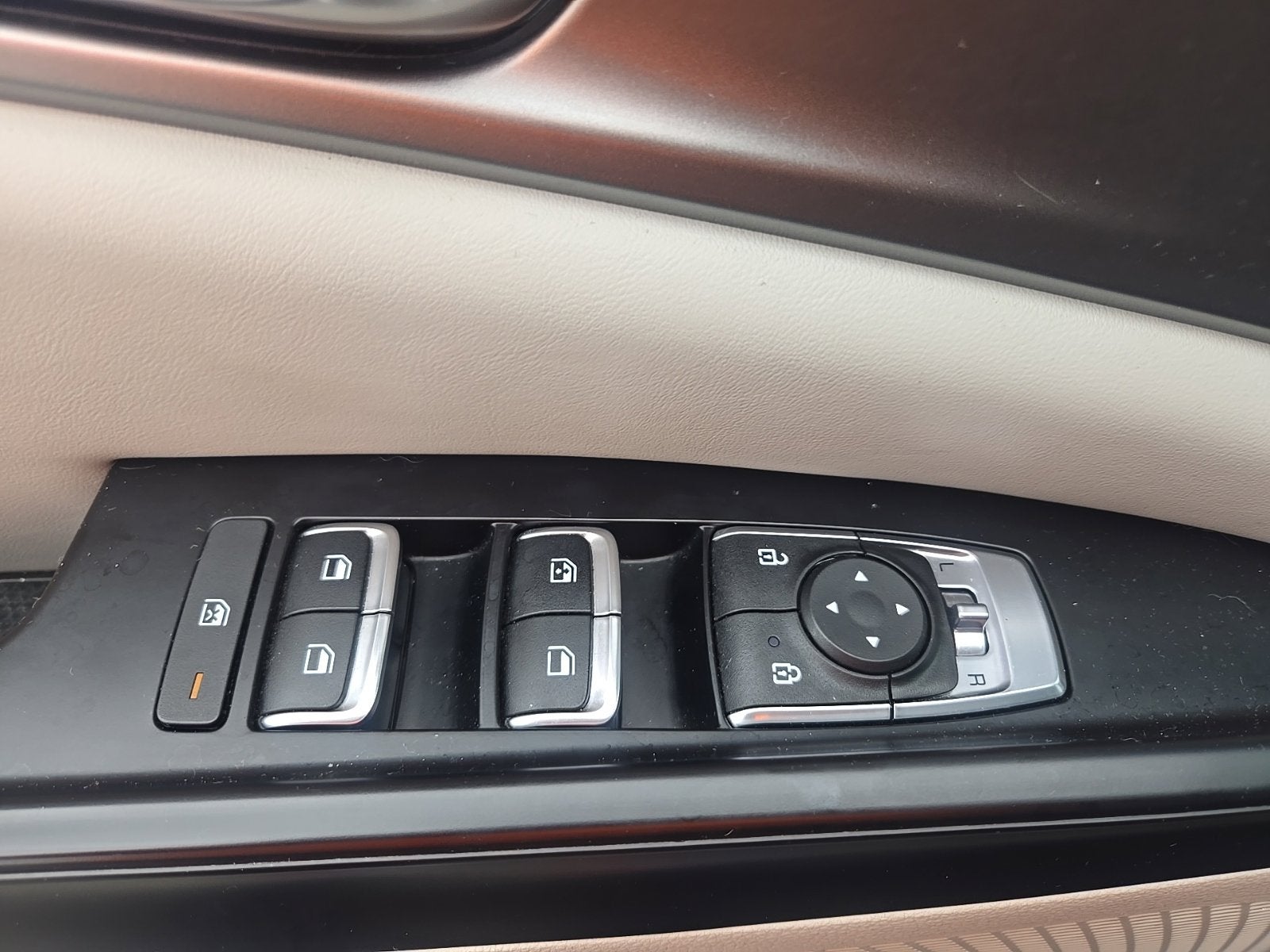 2023 Kia Carnival LX Seat Package