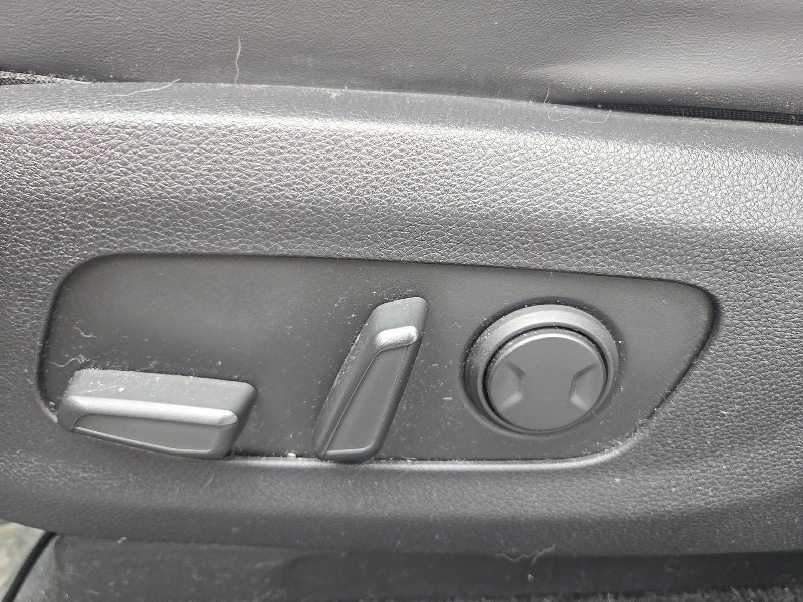 2023 Kia Carnival LX Seat Package