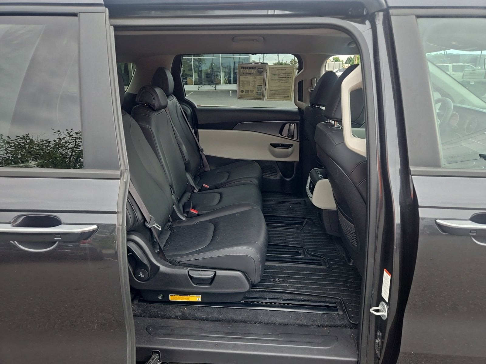 2023 Kia Carnival LX Seat Package