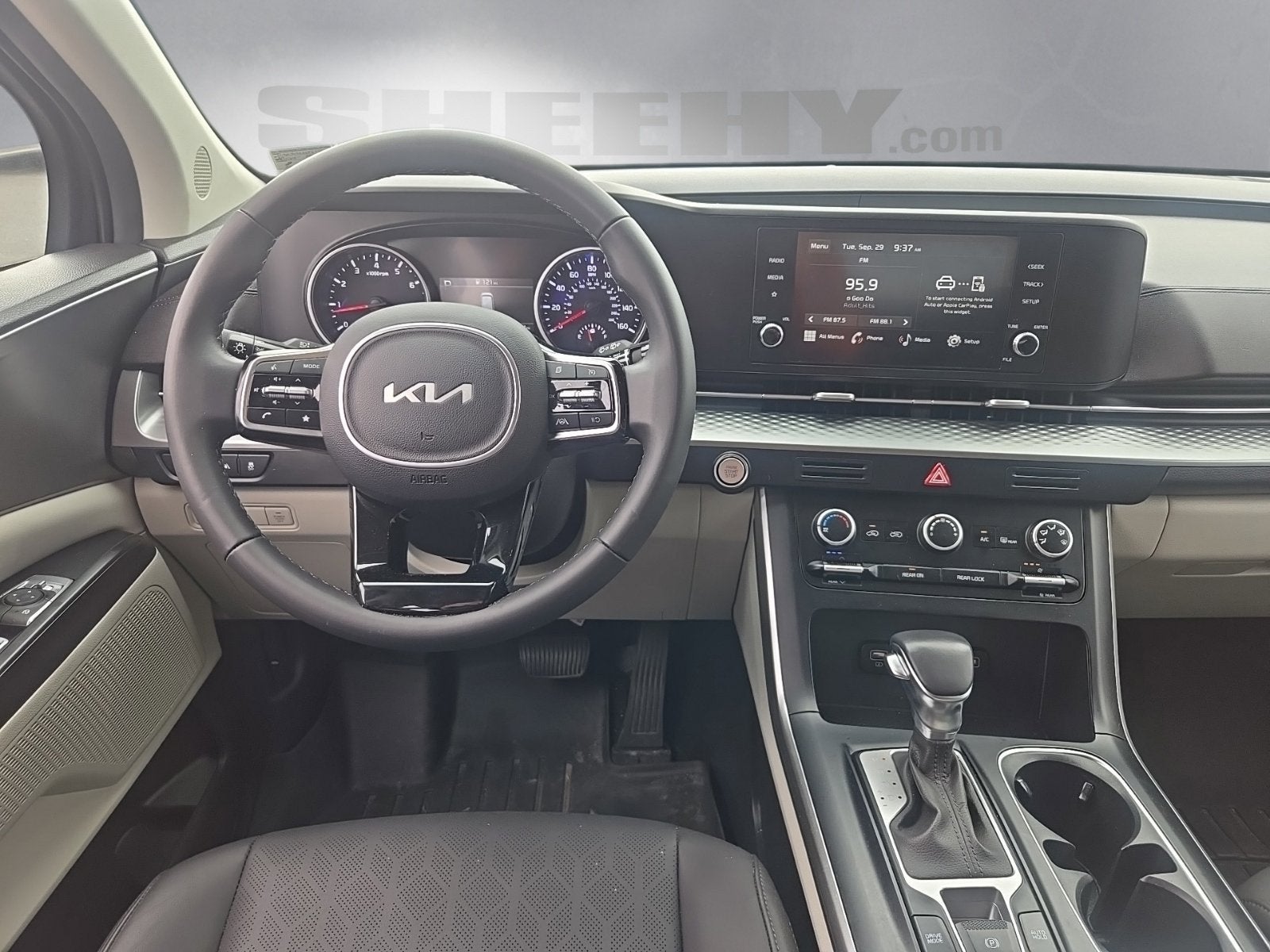 2023 Kia Carnival LX Seat Package