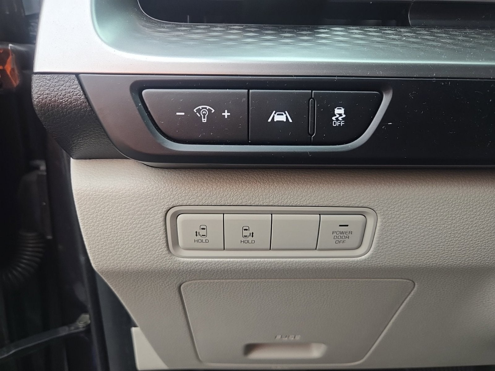 2023 Kia Carnival LX Seat Package