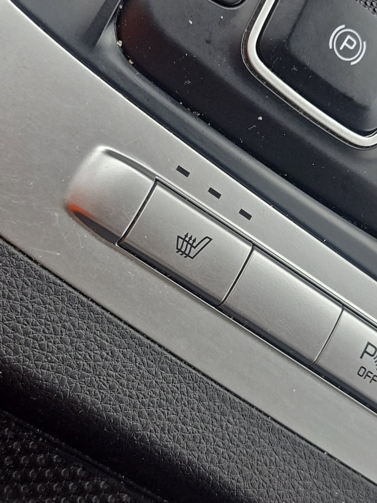 2023 Kia Carnival LX Seat Package