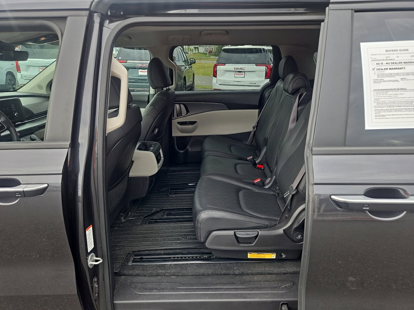 2023 Kia Carnival LX Seat Package