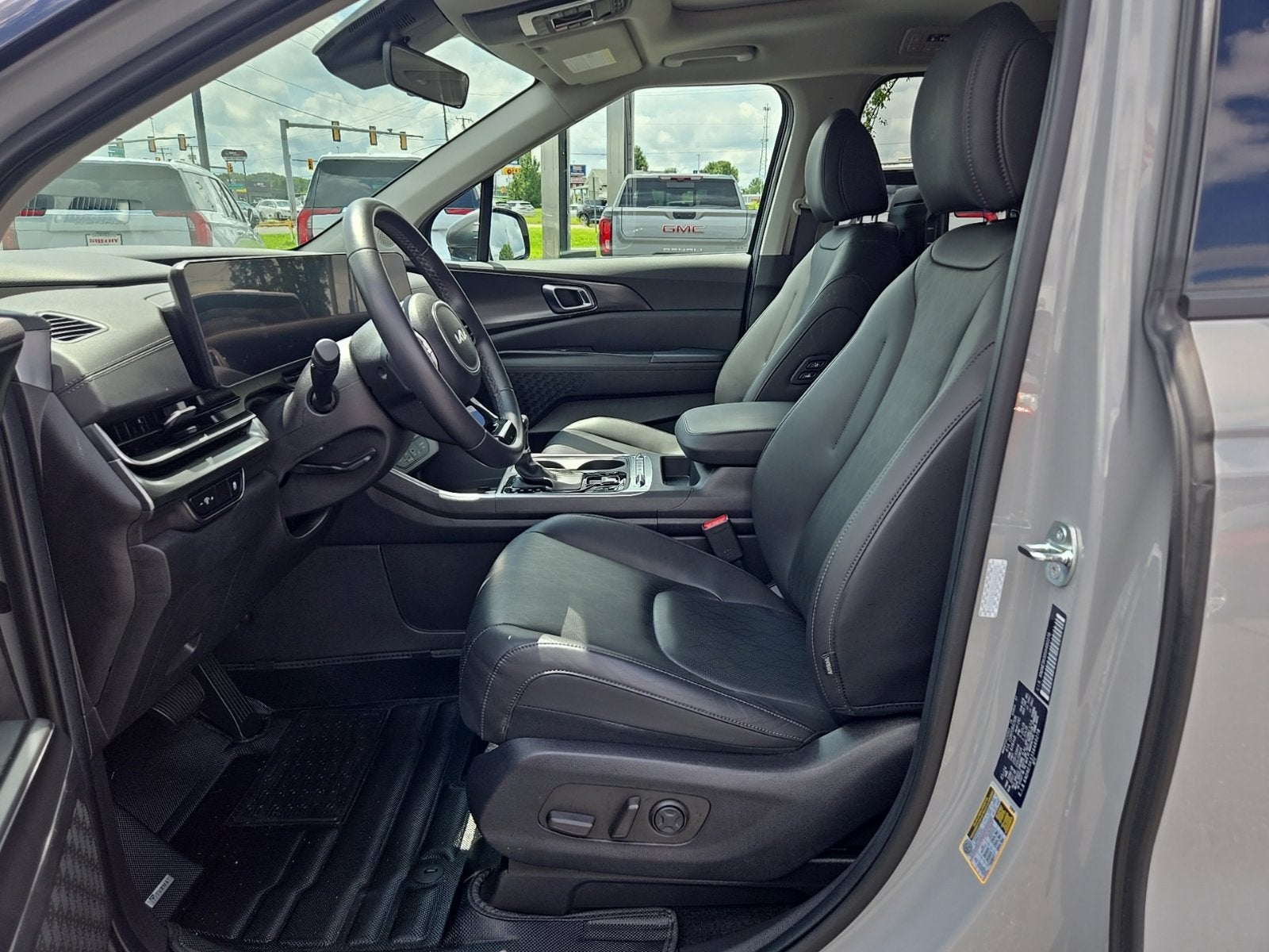 2025 Kia Carnival SX