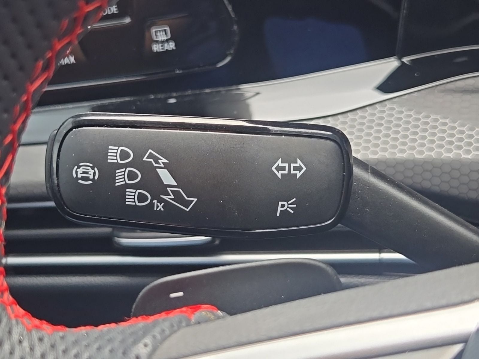 2024 Volkswagen Golf GTI 2.0T SE