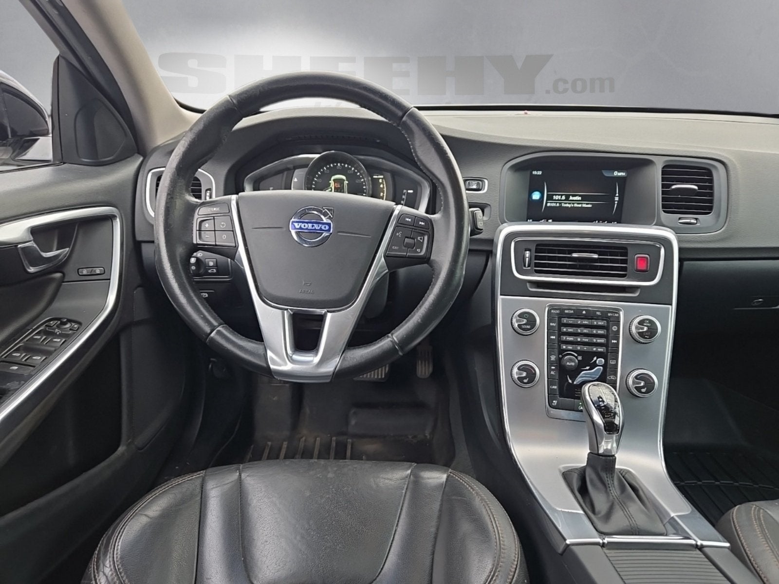 2017 Volvo V60 Cross Country T5