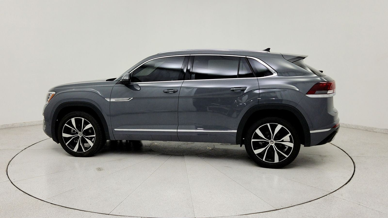 2025 Volkswagen Atlas Cross Sport 2.0T SEL Premium R-Line