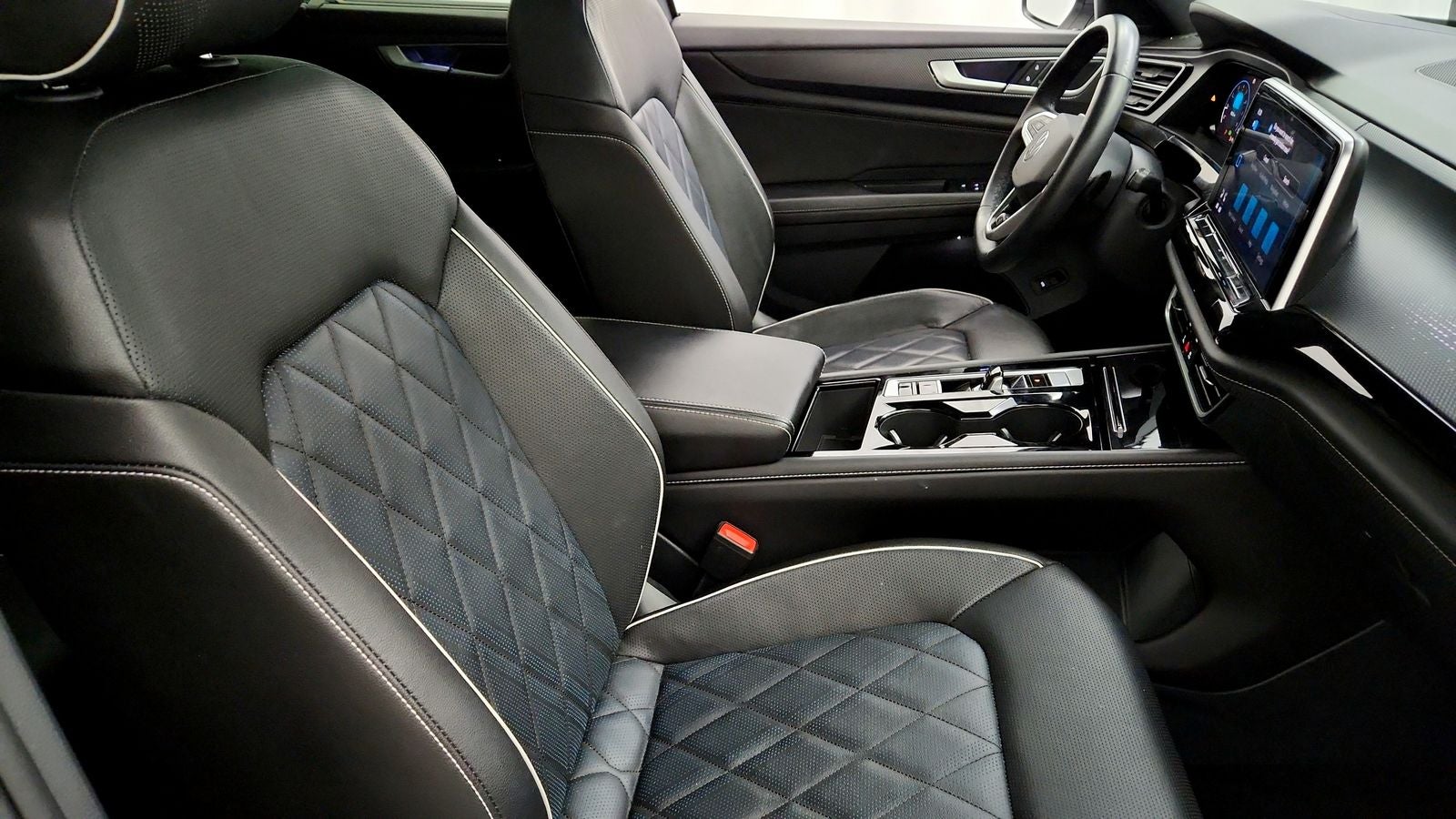 2025 Volkswagen Atlas Cross Sport 2.0T SEL Premium R-Line