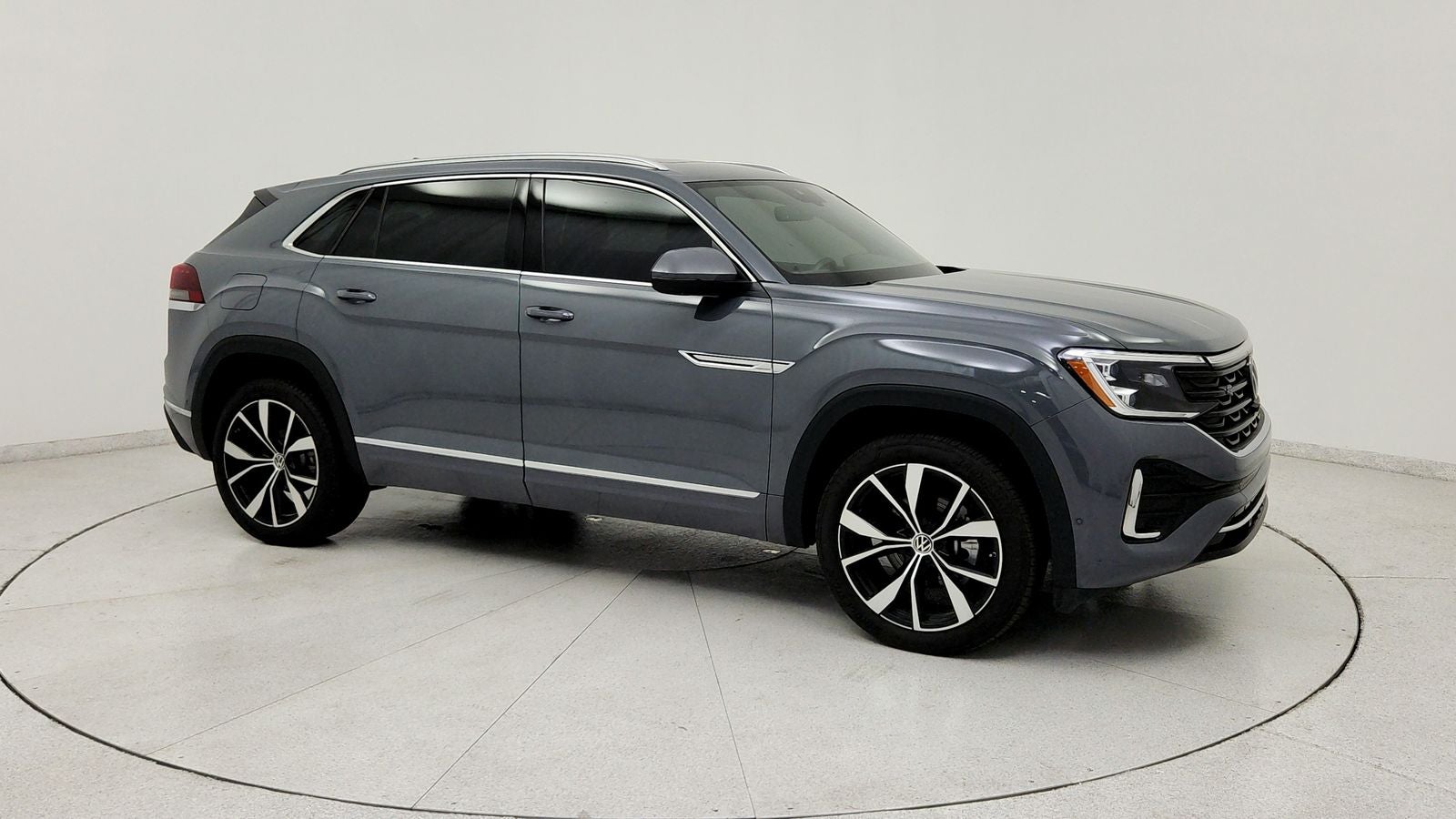 2025 Volkswagen Atlas Cross Sport 2.0T SEL Premium R-Line